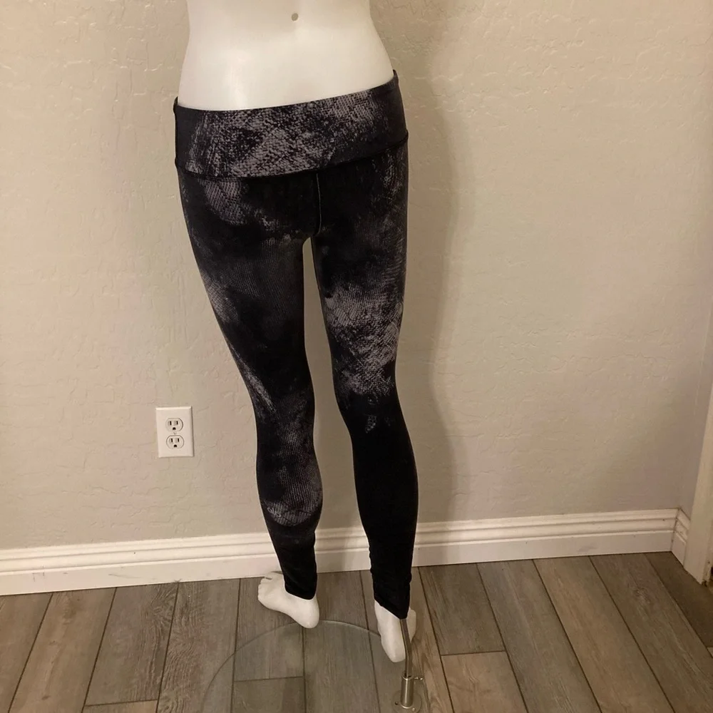 ALO Yoga Women’s Airbrush Active Leggings In Oman Small